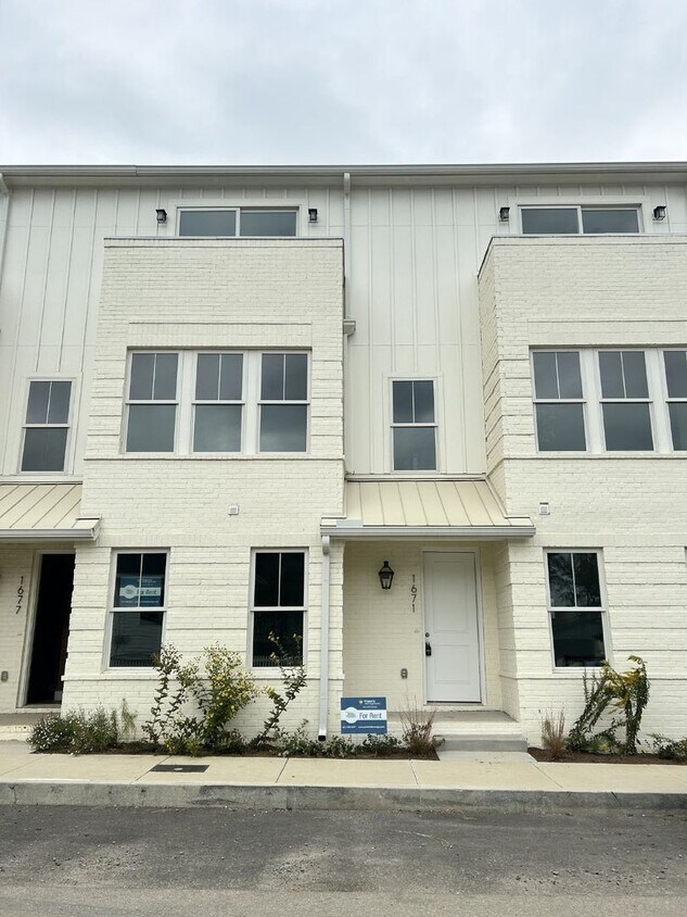 Primary Photo - *MOVE IN SPECIAL 1/2 security deposit and waiving $175 Admin Fee!* New Build 3 Beds | 3.5 Baths |...