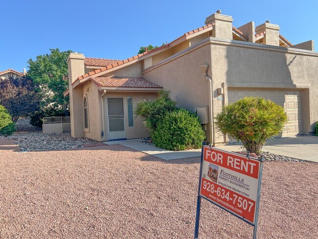 Foto del edificio - PRICE REDUCED !!!  PATIO HOME- COTTONWOOD-...