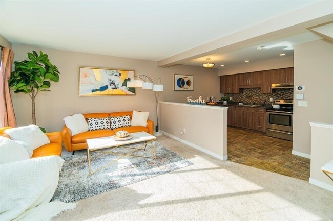 Building Photo - 25 Tim Sale Dr