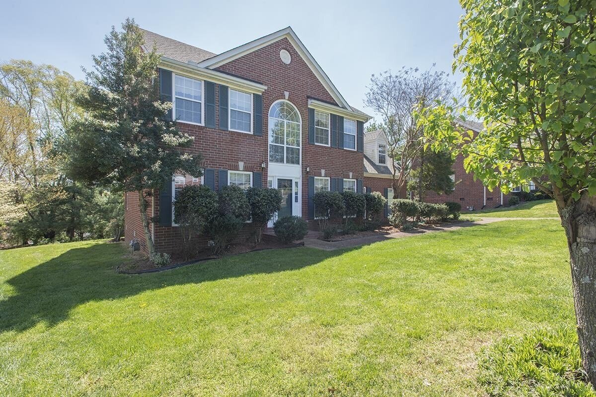 Foto principal - 332 Dandridge Dr