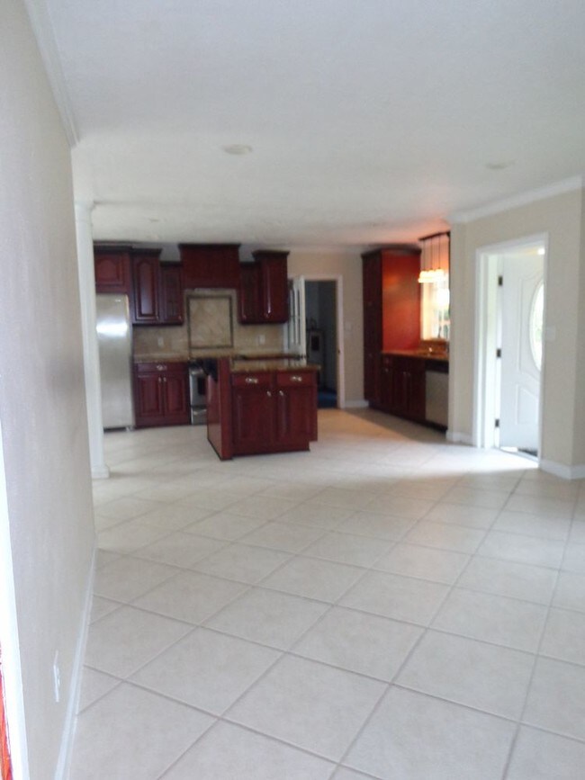 Building Photo - 3805 NW 50th Street  PENDING LEASE