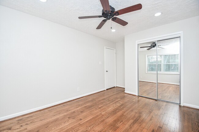 Foto del edificio - 5214 De Milo Dr