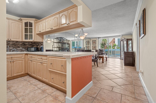 Building Photo - 1801 S Ocean Dr
