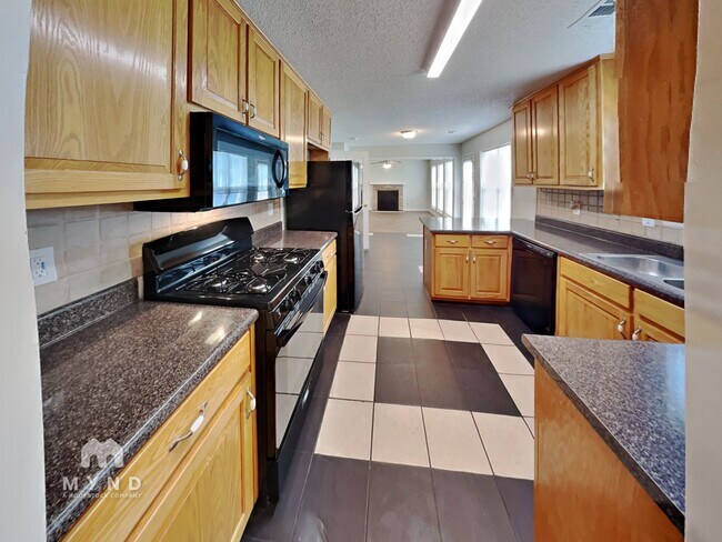 Building Photo - 5757 Village Loop