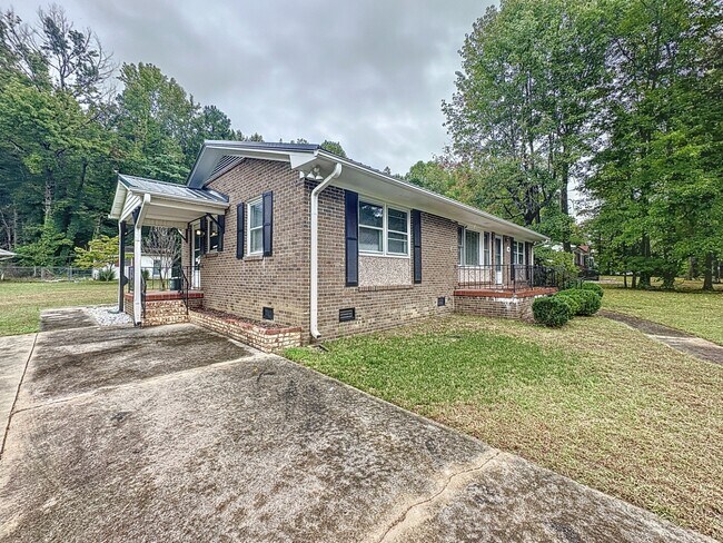 Building Photo - 1801 Enoch Ln