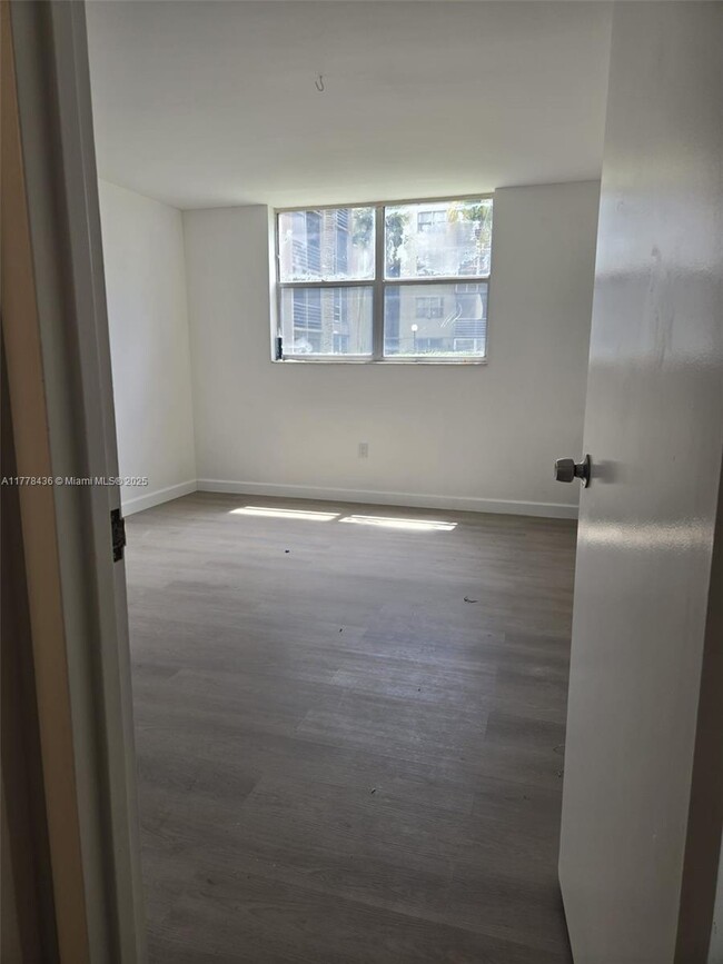 Building Photo - 1810 SW 81st Ave