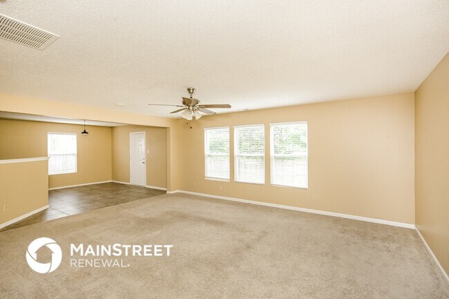 Foto del edificio - 1638 Blue Grass Pkwy
