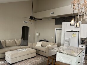 Building Photo - 826 E Rockwell Dr