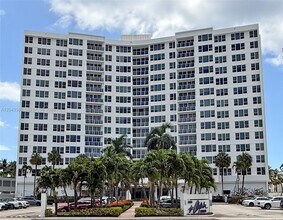 Building Photo - 3505 S Ocean Dr
