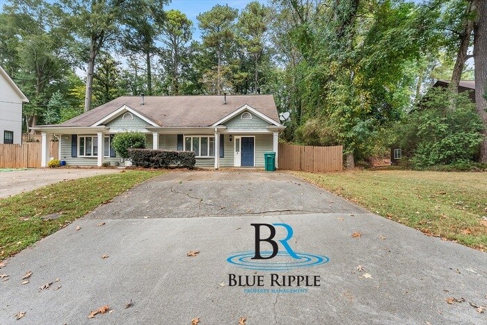 Primary Photo - Spacious 3BR/2Bth Prime Smyrna Location on...