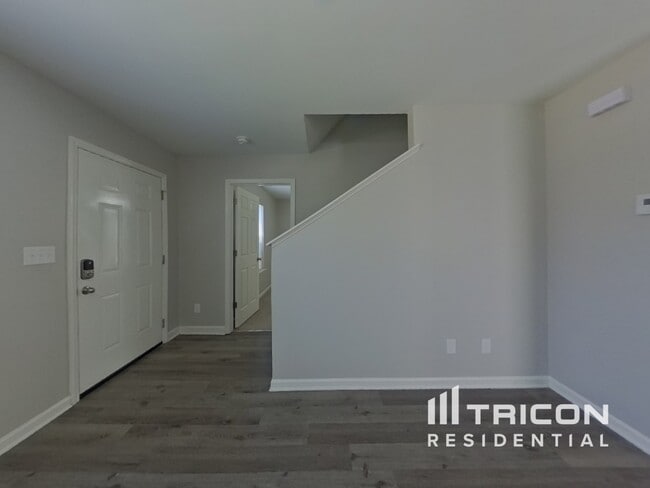 Building Photo - 4920 Hopewood Ln