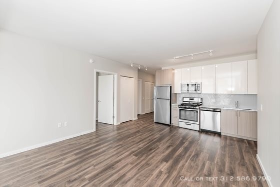 Building Photo - 1140 S Wabash Ave #802 - South Loop