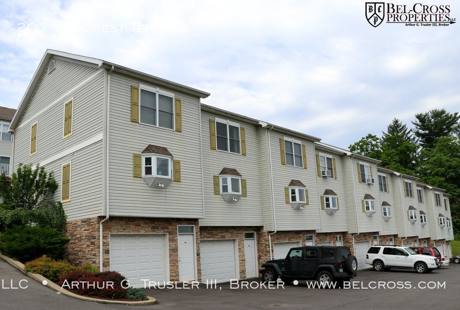 207 Suncrest Ter, WV 26505 House Rental in WV