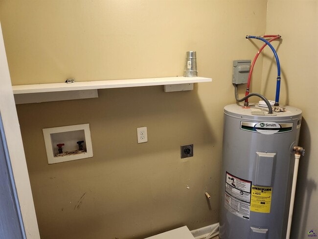 Building Photo - 216 Tabor Dr