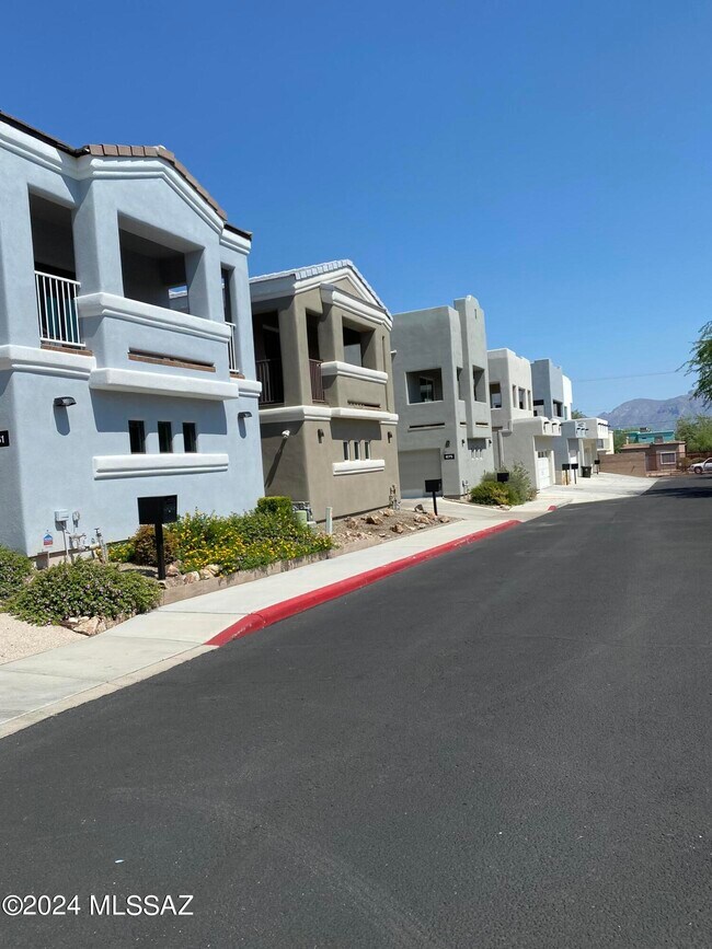 Foto del edificio - 653 N. Encanto Village Way