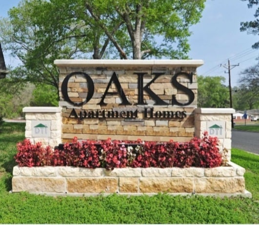 Foto principal - The Oaks Apartments