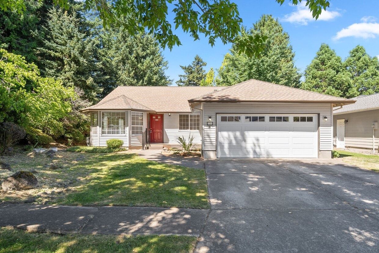 3 Bedroom Home in Troutdale - 3 Bedroom Home in Troutdale