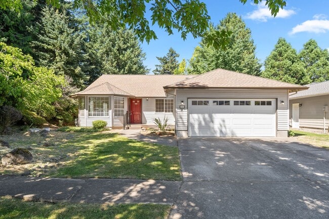 3 Bedroom Home in Troutdale - 3 Bedroom Home in Troutdale
