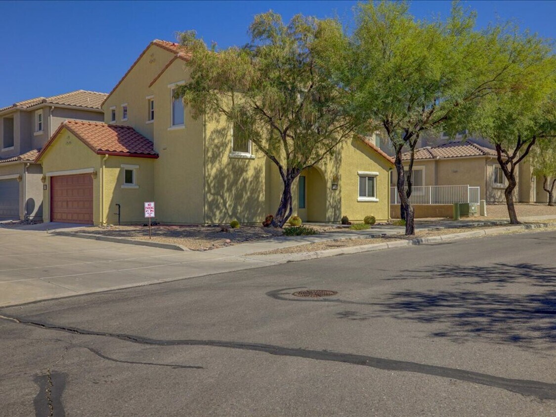 3 Bedroom 2 1/2 Baths - 3 Bedroom  2 1/2 Baths
