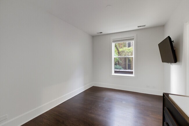 Foto del edificio - 643 W Roscoe St