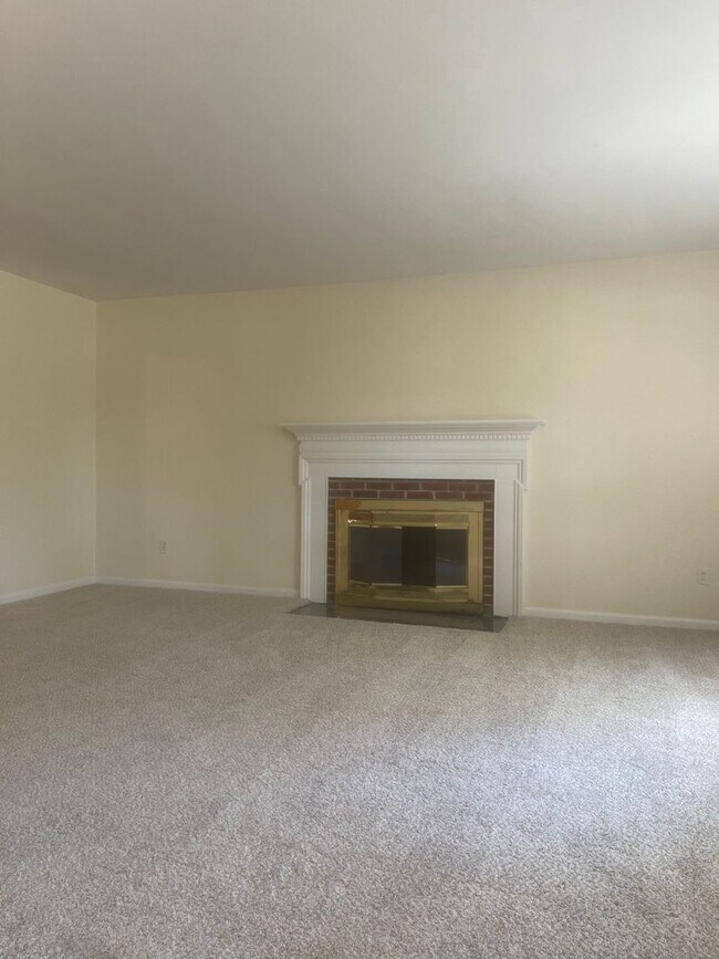 Foto del edificio - 12 Fawn Ln