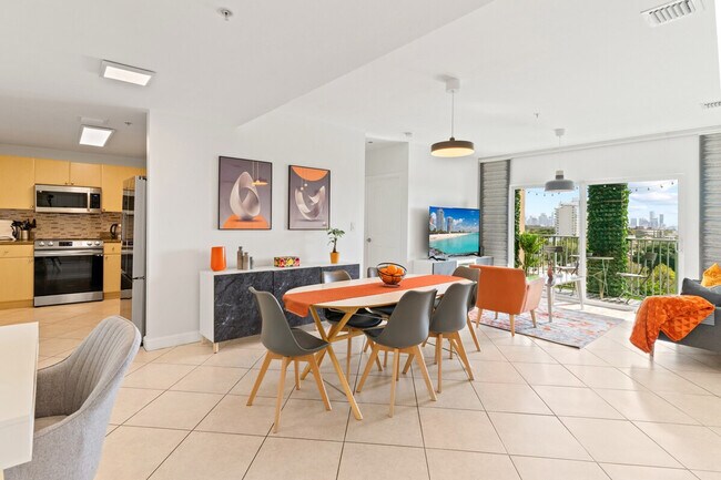 Foto del edificio - 2280 SW 32nd Ave