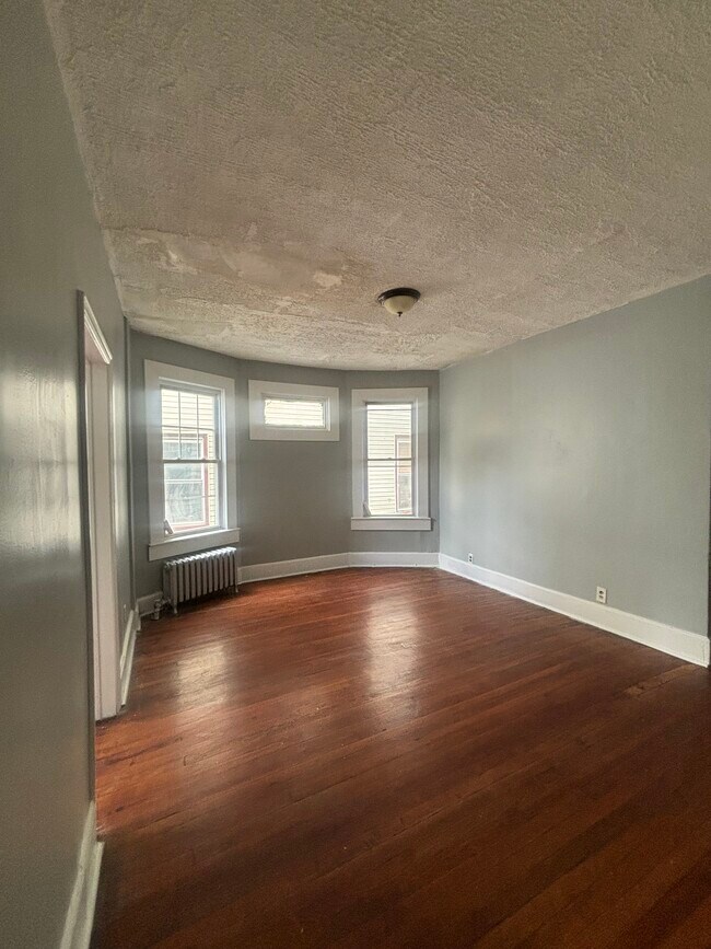 Building Photo - 152 Shephard Ave