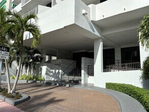 Building Photo - 4301 Collins Ave