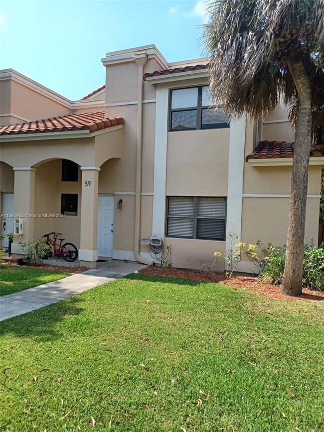 Building Photo - 507 Racquet Club Rd