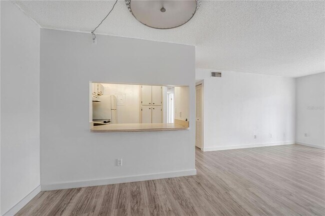 Building Photo - 1622 S Pine Ridge Cir