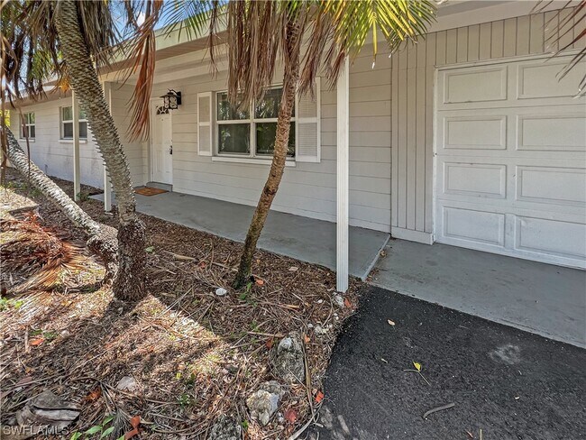 Building Photo - 1432 Collins Rd