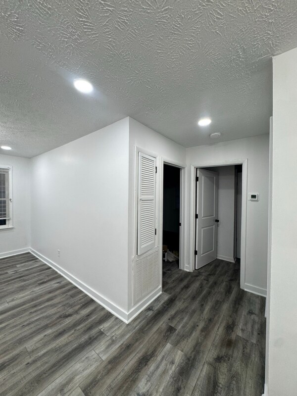 Building Photo - 203 Jasper St