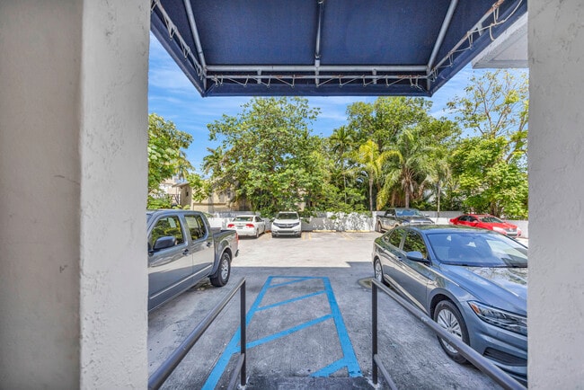 Building Photo - 3051 SW 27th Ave