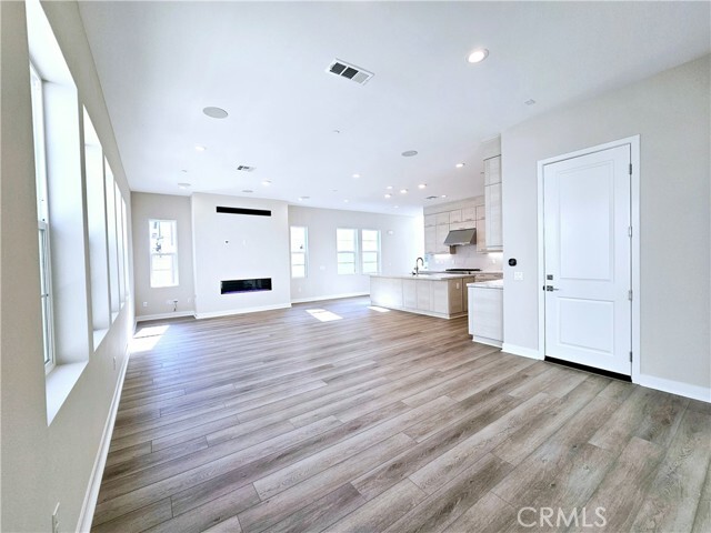 Building Photo - 310 Brackens