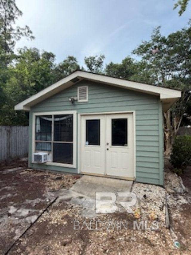 Building Photo - 420 Camelia Cir
