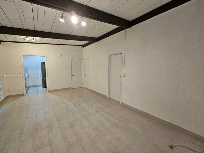 Foto del edificio - 227 SE 1st St