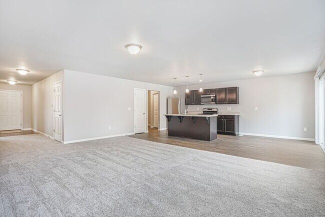 Building Photo - 3300 Hill Hollow Ln