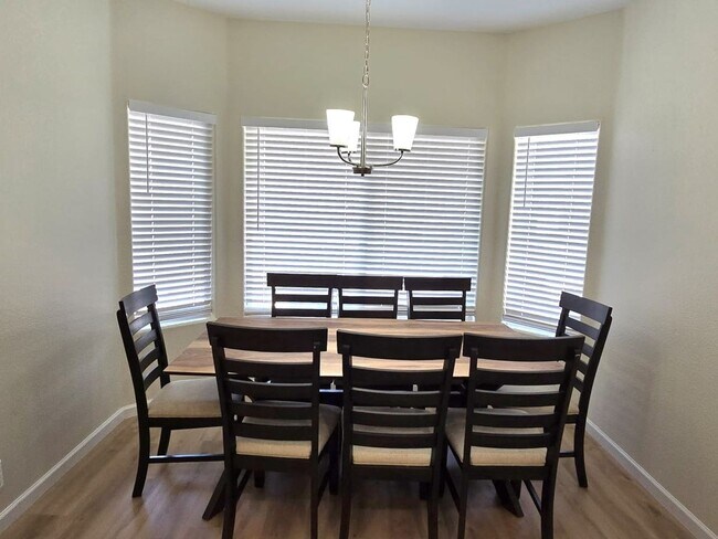 Foto del edificio - 3 Bedroom Single Family Home in Avondale