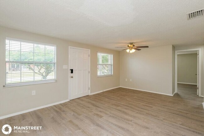 Foto del edificio - 1319 GERARD LN, HOLIDAY, FL 34690