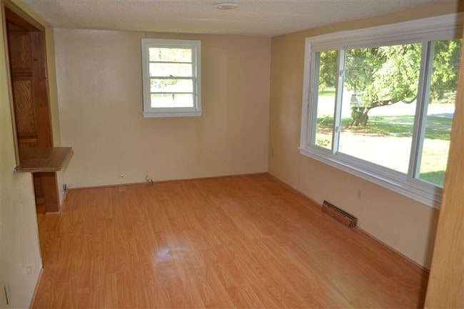 Building Photo - 3810 Nicol Rd