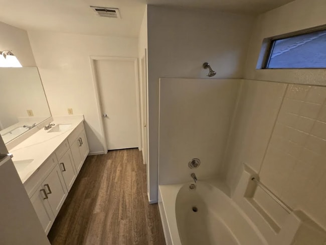 Foto del edificio - 2180 Arborwood Way