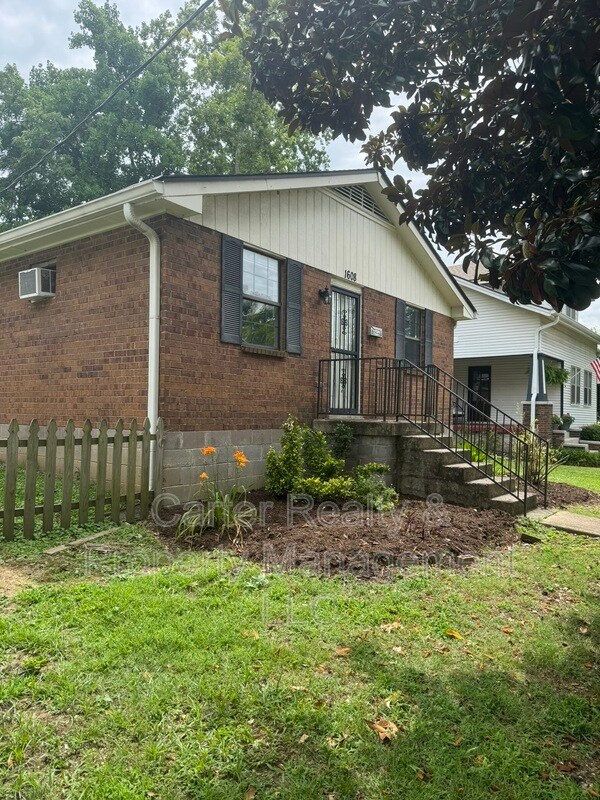 Foto del edificio - 1608 Forest Ave