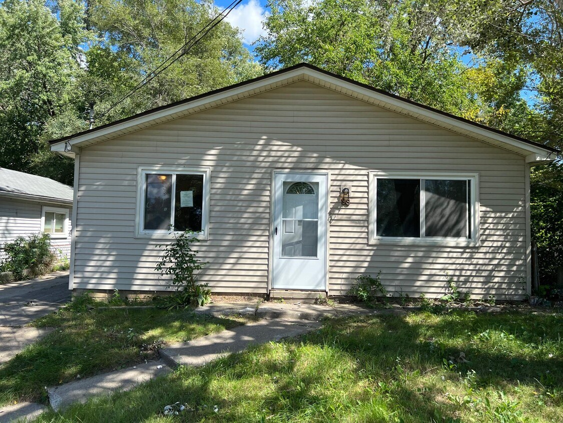 98 Blaine Ave, Pontiac, MI 48342 House Rental in Pontiac, MI