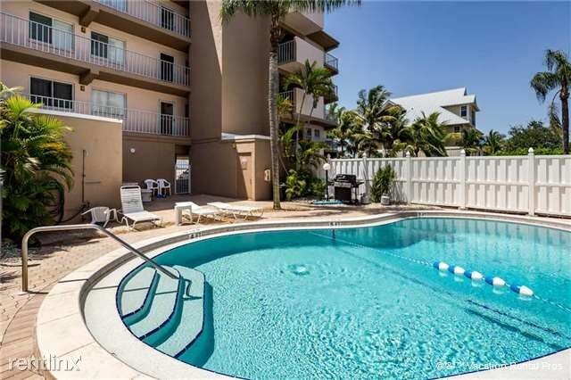 Building Photo - 8300 Estero Blvd