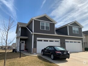 Building Photo - 1404 Cobblestone Way