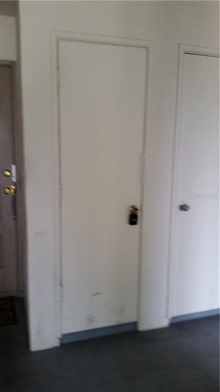 Building Photo - 5989 Village Cir S