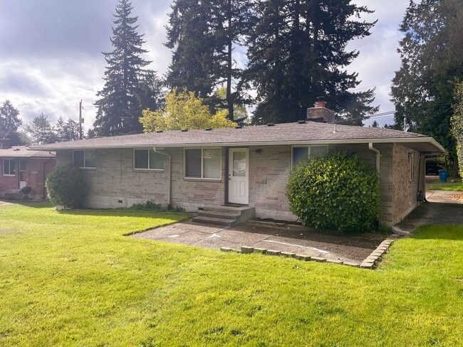 Building Photo - 1334 N 180th St