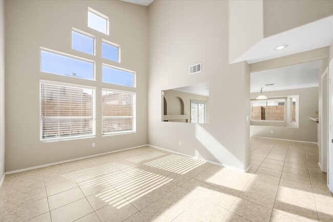 Foto del edificio - Lovely Two-Story in Silverado Ranch – Read...