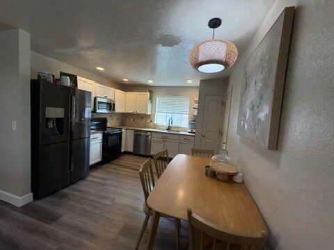 Foto del edificio - 4614 Braeburn Ave