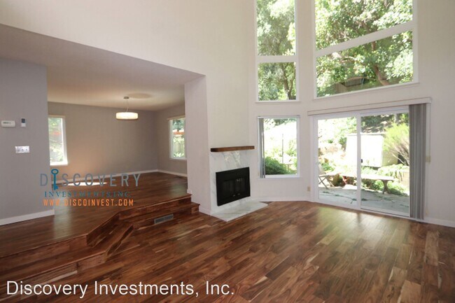 Foto del edificio - 3 br, 2.5 bath House - 6763 Pinehaven Rd